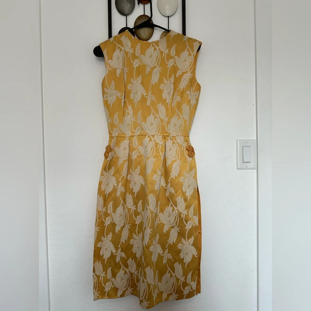 VINTAGE 1960’s CAROL CRAIG GOLDEN YELLOW DRESS - Picture 1 of 3